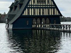 Foto Bangunan yang Bikin Melotot karena Desainnya Tak Biasa