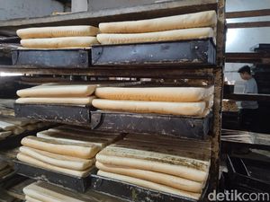 Gang Sentra Roti di Bandung dan Sisi Lain yang Berdampingan