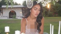 Menjadi kekasih Cristiano Ronaldo membuat kehidupan Georgina Rodriguez juga disorot. Di Instagram ia layaknya selebgram dengan lebih dari 68 juta followers. Foto: Instagram georginagio