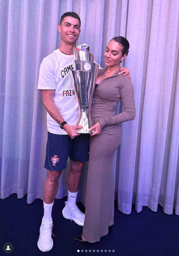 Georgina Rodriguez Makan Bareng Cristiano Ronaldo hingga Masak Tortilla Georgina Rodriguez Makan Bareng Cristiano Ronaldo hingga Masak Tortilla