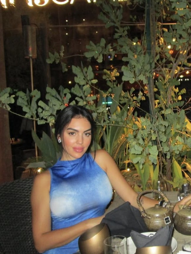 Potret Georgina Rodriguez saat Makan Bareng CR7 dan Masak Omelet