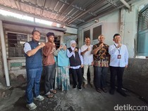 Momen Khofifah Anjangsana ke Janda Perintis Kemerdekaan RI di Surabaya