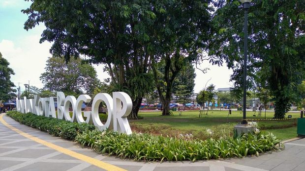 Ilustrasi Alun-alun Kota Bogor Bogor city square, city park, public space, Bogor, West Java, Indonesia, March 2023