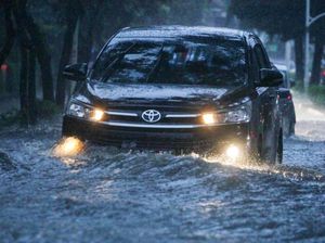 Video Jalan Gunung Sahari Jakpus Masih Terendam Banjir Malam Ini