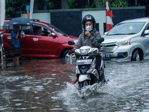 Bertambah, Banjir Rendam 45 RT dan 22 Ruas Jalan di Jakarta Sore Ini