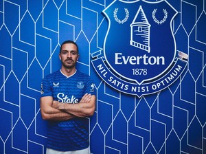 Rooney dan Gascoigne Alasan Jack Grealish Pilih Nomor 18 di Everton