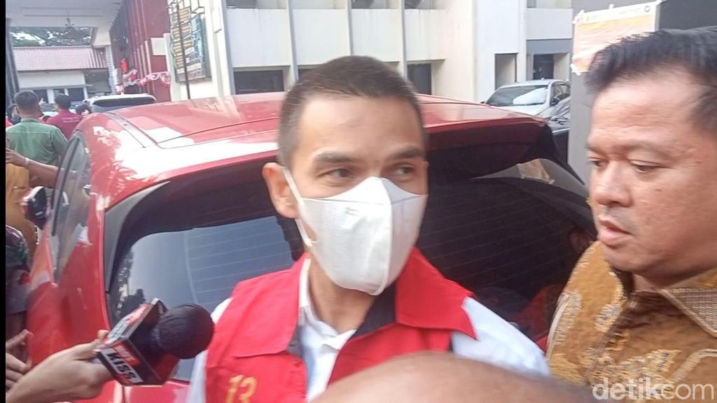 Kesaksian Jonathan Frizzy soal Vape Berisi Obat Keras Ditunda