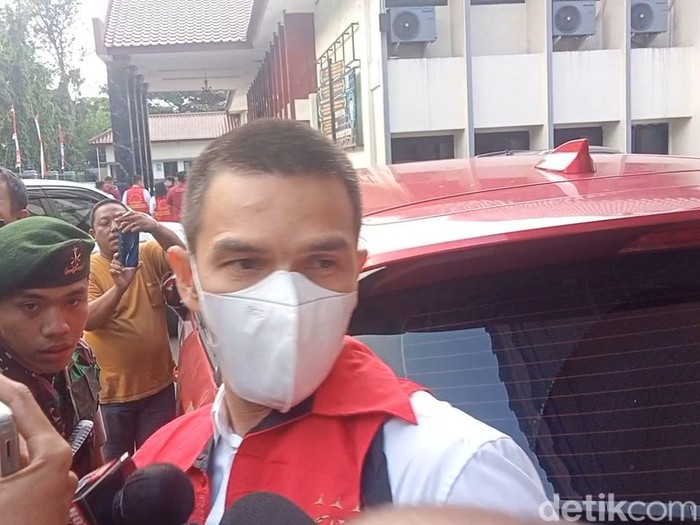Jonathan Frizzy  di PN Tangerang.