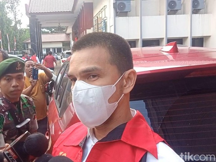 Jonathan Frizzy  di PN Tangerang.