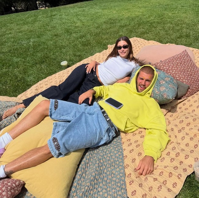 Foto: Justin Bieber Posting Kemesraan dengan Hailey Bieber di Tengah Isu Cerai