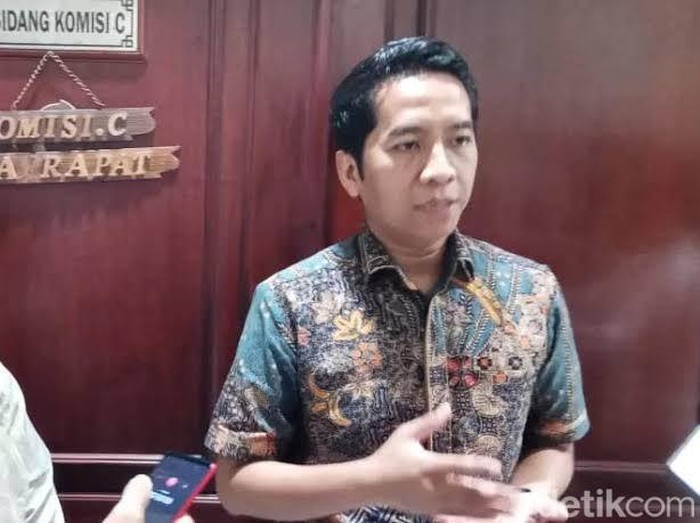 Ketua Komisi C DPRD Surabaya Eri Irawan