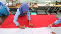 Aksi tersebut menjadi bagian dari kegiatan kebangsaan yang melibatkan 8.000 guru dan siswa dari 161 SMA, SMK, dan SLB di seluruh Jawa Timur. ANTARA FOTO/Moch Asim