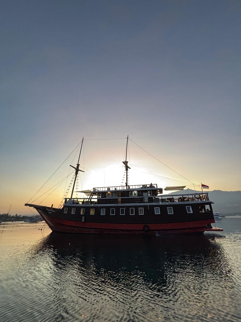 Komodo Tour Indonesia