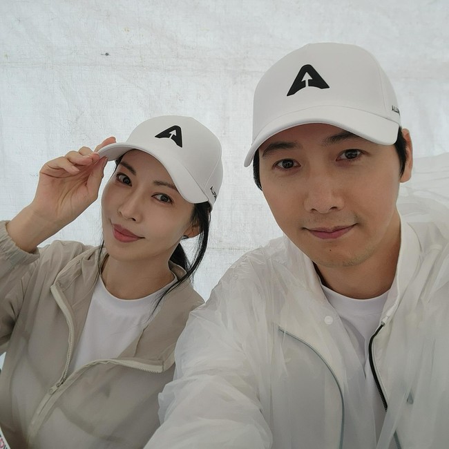 Dalam program tersebut, terungkap Lee Sang Woo menerapkan perawatan dari sang istri yang pertama kali dipertemukan dengannya dalam drama ‘Happy Home’. Foto: Instagram