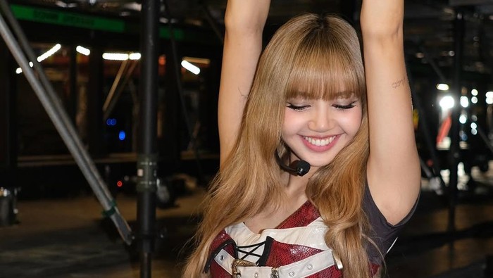 lisa blackpink
