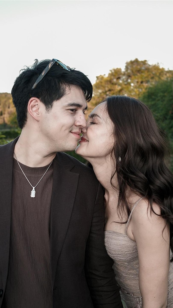Luna Maya dan Maxime Bouttier romantis di Italia.