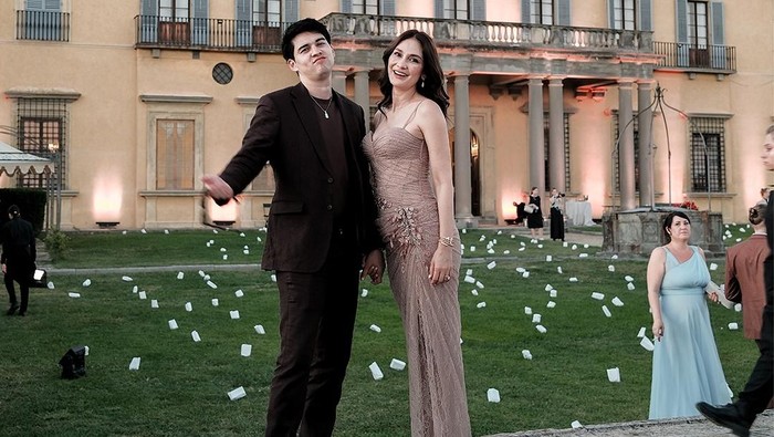 Luna Maya dan Maxime Bouttier romantis di Italia.