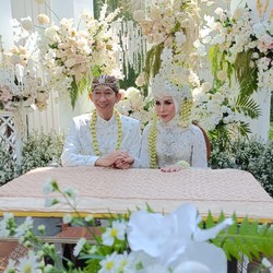 Melly Goeslaw dan Anto Hoed Nikah Lagi?