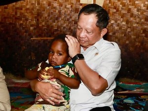 Mendagri & Menteri PKP Cek Langsung Kondisi Rumah Warga Papua Pegunungan