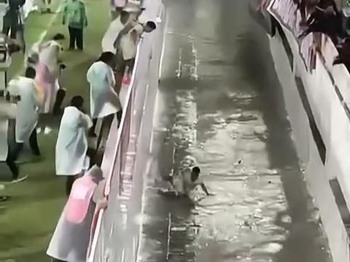 Momen Mierza Firjatullah nyungsep saat selebrasi usai membobol gawang Tajikistan di Piala Kemerdekaan 2025 (Istimewa)