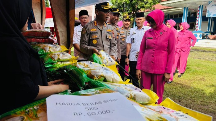 Pasar murah yang digelar Polresta Bengkulu.