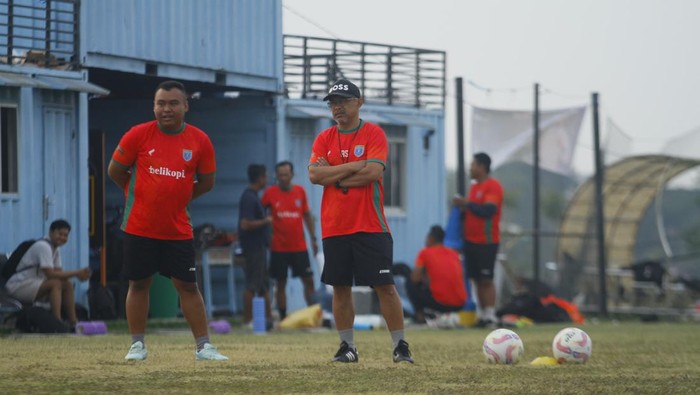 Pelatih Persela Aji Santoso