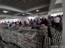 Bupati Bogor Salurkan 25 Ton Beras Lewat Gerakan Pangan Murah