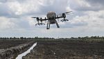 Keren, Petani di Kalsel Tanam Padi Gunakan Drone
