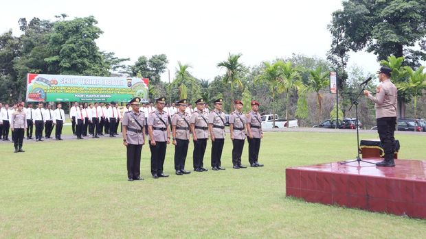Polres Kuansing menggelar sertijab kasat reserse narkoba dan 3 kapolsek jajaran.