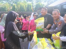 Polres Pasuruan Salurkan 10 Ton Beras Murah per Hari hingga Pelosok