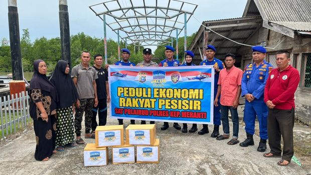 Program Jalur Polda Riau menyapa masyarakat di pesisir Desa Bohor, Kepulauan Meranti.