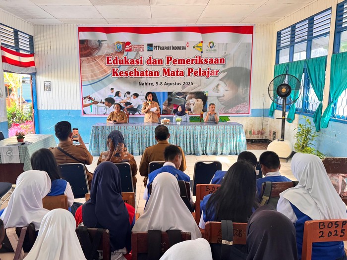 PTFI Gelar Pemeriksaan Mata Gratis ke 1.043 Pelajar SMP di Nabire