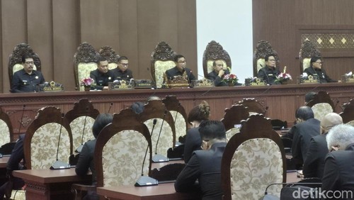 Rapat Paripurna DPRD Gianyar, Rabu (13/8/2025).