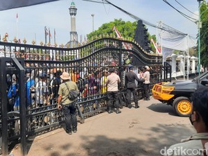 Gubernur Jateng Ingatkan Bupati Pati Sudewo Terima Aspirasi Pendemo