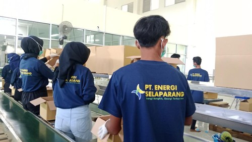Suasana pabrik AMDK PT Energi Selaparang di Kelurahan Suryawangi, Kecamatan Labuhan Haji, Lombok Timur, Rabu (13/8/2025). (Sanusi Ardi W/detikBali)
