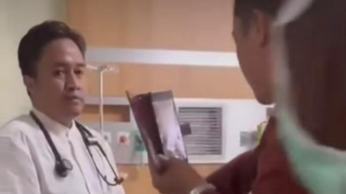 Tangkap layar video viral dokter di Muba saat dianiaya keluarga pasien.