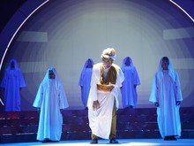 Lakon Teater Koma Mencari Semar: Di Antara Robot AI dan Manusia