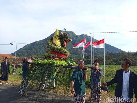 Suasana Safaran di Dusun Mantran Wetan, Desa Girirejo, Kecamatan Ngablak, Kabupaten Magelang menggelar Safaran, Rabu (13/8/2025).