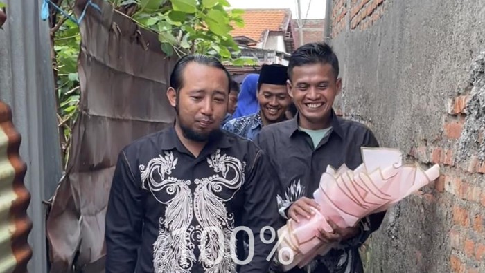 Viral lamaran pria Sidoarjo ditolak gegara bawa rombongan terlalu banyak