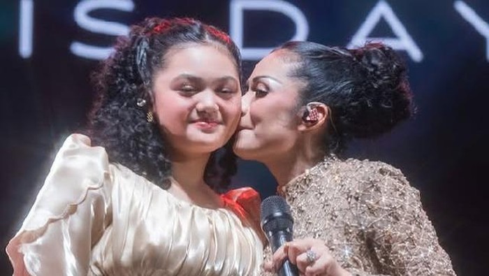 5 Potret Amora Lemos Putri