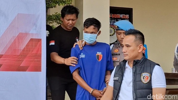 Ade Mulyana, pembunuh Dea Purwakarta