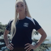 Alisha Lehmann dijuluki pesepakbola terseksi. Striker asal Swiss tersebut mengejutkan para penggemar dengan kepindahannya dari Juventus. Foto: Instagram Alisha Lehmann