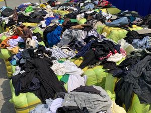 RI Masih Jadi Tempat Pembuangan Pakaian Bekas, Ini Buktinya