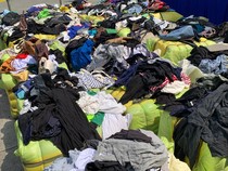 Pakaian Bekas Impor Serbu Indonesia