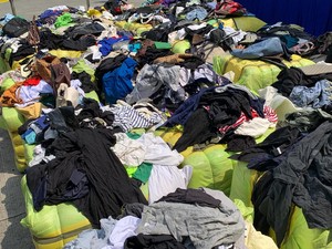 Pakaian Bekas Impor Serbu Indonesia