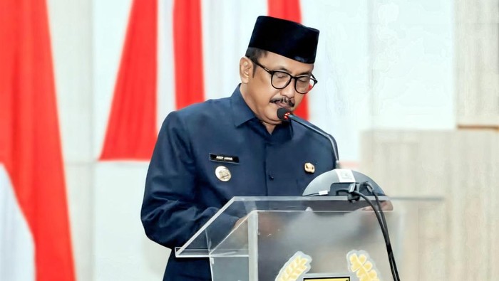 Bupati Sukabumi Asep Japar.