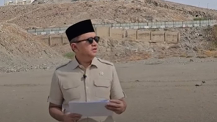 CEO Danantara Rosan Roeslani meninjauk lahan potensial untuk pembangunan Kampung Haji Indonesia di Makkah, Selasa (12/8/2025).