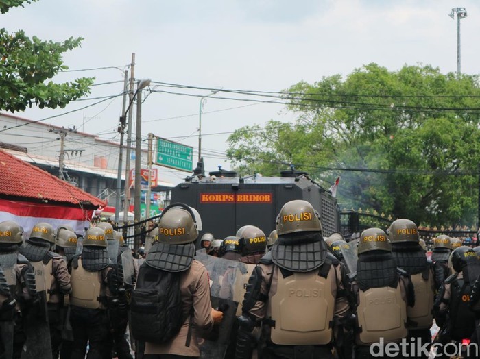 Potret demonstrasi melengserkan Bupati Pati Sudewo yang terjadi Rabu (13/8/2025).