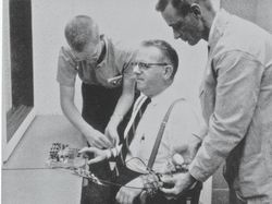 10 Eksperimen Gila Ilmuwan, Ada yang Ingin Bangkitkan Mayat