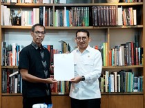 Fadli Zon Teken SK Tim Kajian dan Pemugaran Situs Gunung Padang